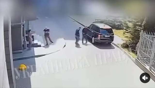 Замах як спектакль: від чого нас відволікає влада?_3