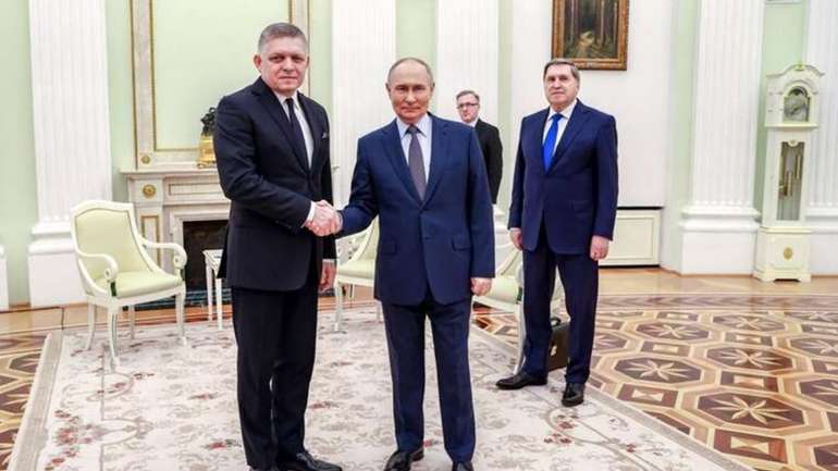 Фіцо представлятиме Словаччину на параді в Москві не один