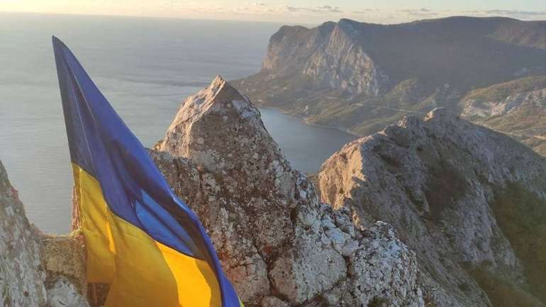 Український прапор у Севастополі – ключ до краху режиму путіна
