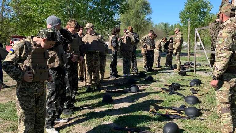 Лубенських старшокласників готують до опору агресору