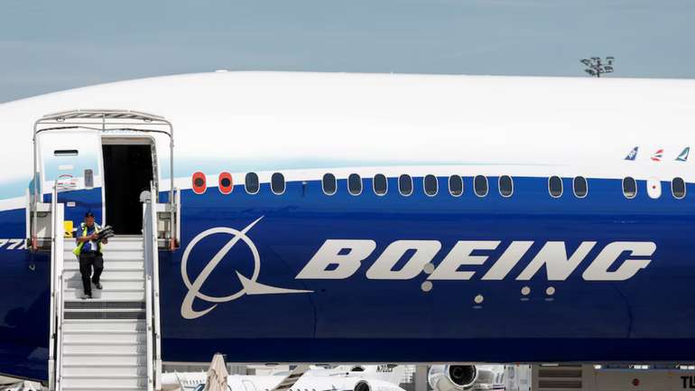 Польські митники вилучили 5 тонн шин для літаків Boeing, які везли до росії