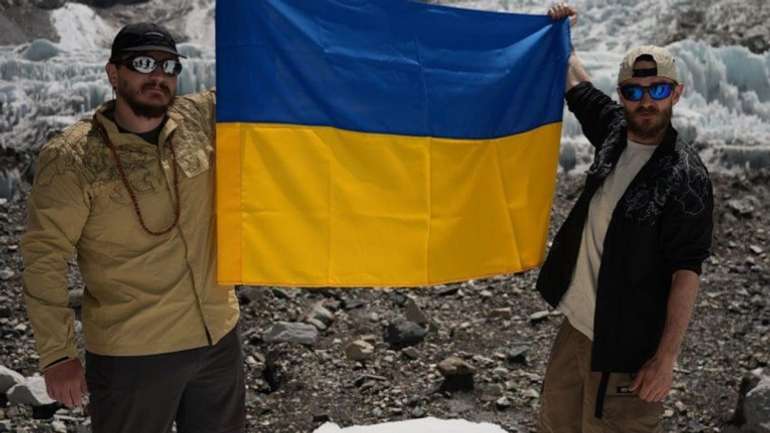 Українські воїни підкорили Еверест