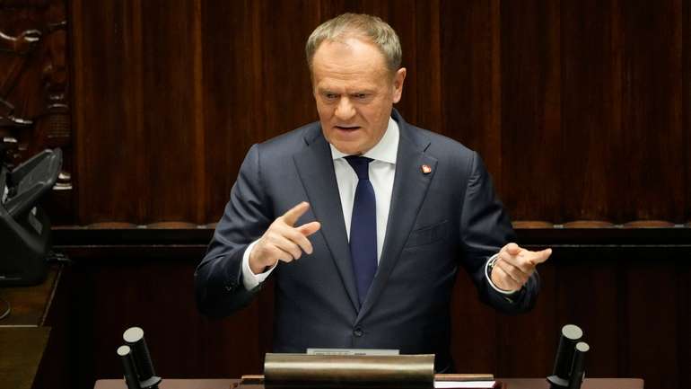 Польща скасовує безмитну торгівлю з Україною — Туск