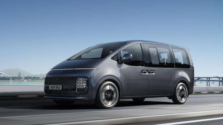 «Браковані міни» і розкішне авто: як працює Укроборонпром