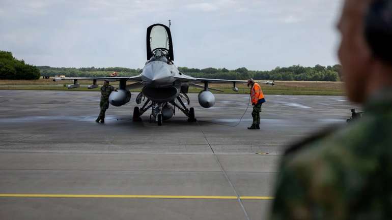 Нідерланди відправили Україні останні обіцяні F-16