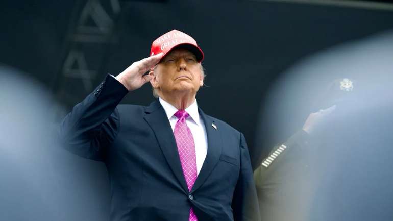 Федеральний суд США визнав тарифи Трампа незаконними та заблокував їх