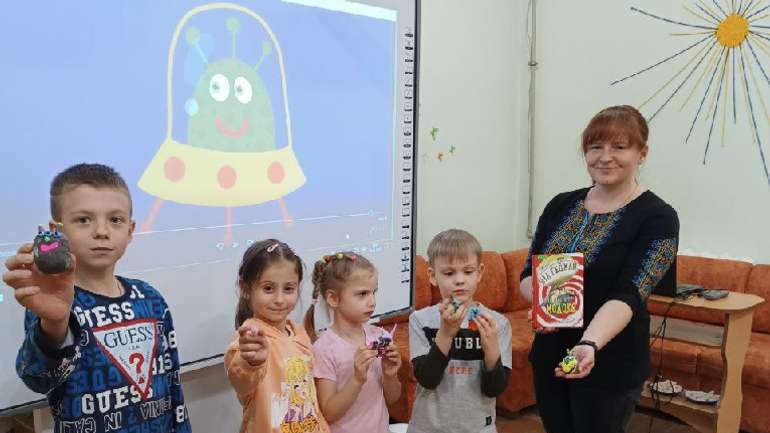 Полтавські бібліотекарі навертають юнацтво не лише до читання, а й до творчості