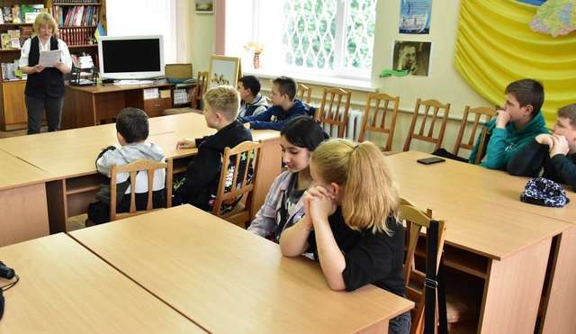 Полтавські бібліотекарі навертають юнацтво не лише до читання, а й до творчості_1
