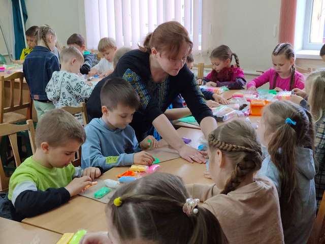 Полтавські бібліотекарі навертають юнацтво не лише до читання, а й до творчості_7