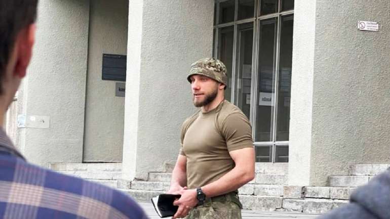 Часи вишиваних сорочок, свити й горілки минули!..