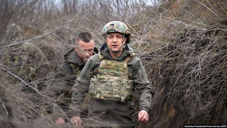 Усе йде за планом. Ну майже...