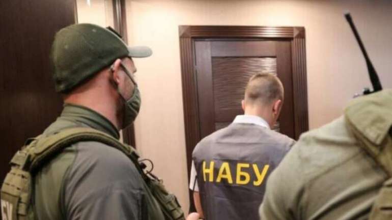 Детектива БЕБ Мацієвського та слідчого Нацполіції Біликова викрили у вимаганні $150 тисяч хабаря