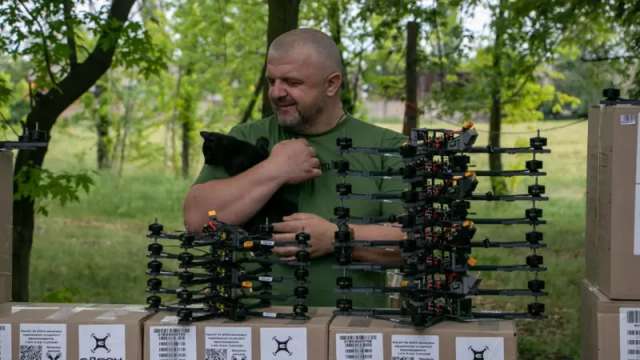 Підпис до фото, Сергій Варакін командує батальйоном операторів БПЛА і каже про