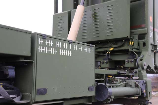 Український IRIS-T за 30 секунд збив 8 російських крилатих ракет_3