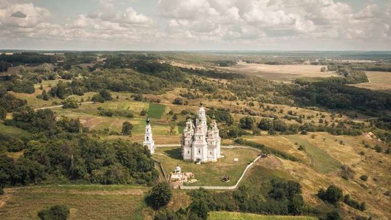 Церква, що встояла перед війнами і часом, стала фотогордістю України Фото, що зберігає
