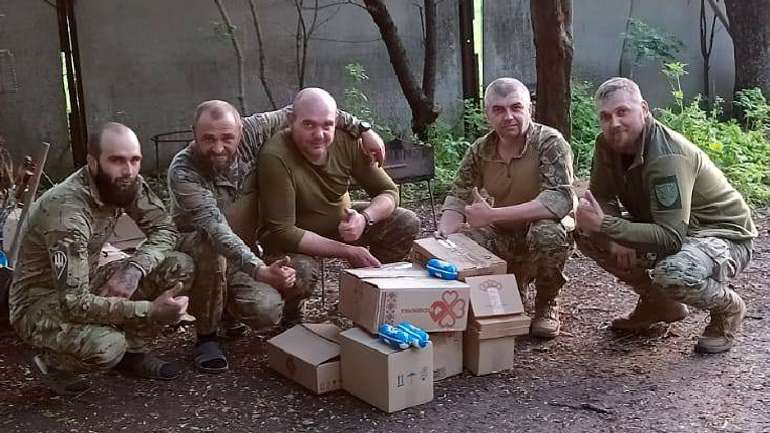 Чутівські освітяни напекли смаколиків фронтовикам ЗСУ