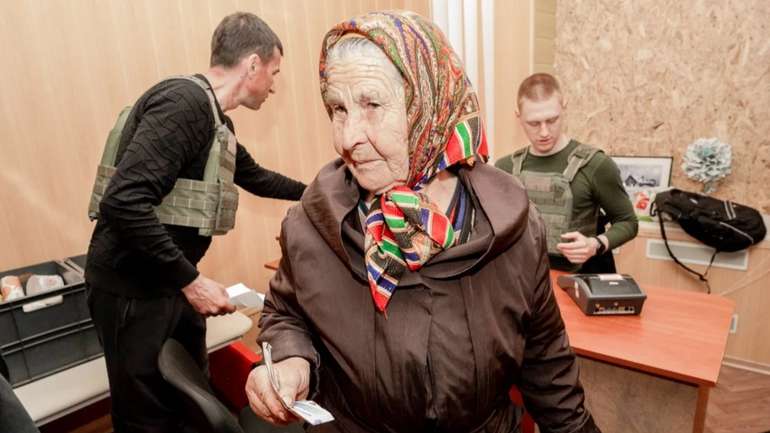 «За межею»: нова реальність для мільйонів українців