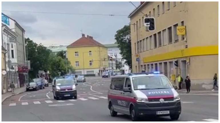 У мережі показали великий кортеж Зеленського під час візиту до Австрії