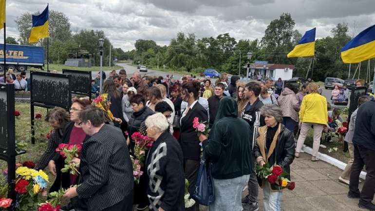 В одному із сіл Лубенського району відкрили Алею Героїв України