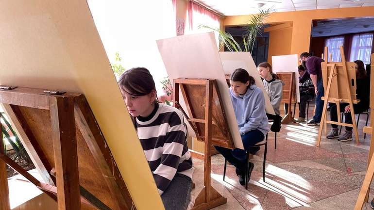 Біленький знищує мистецький ліцей у Полтаві