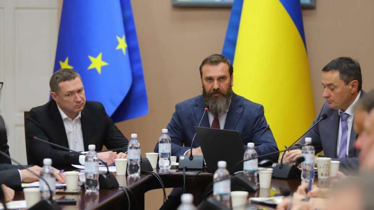 Оксен Лісовий та Максим Козицький підтримали Безуглу
