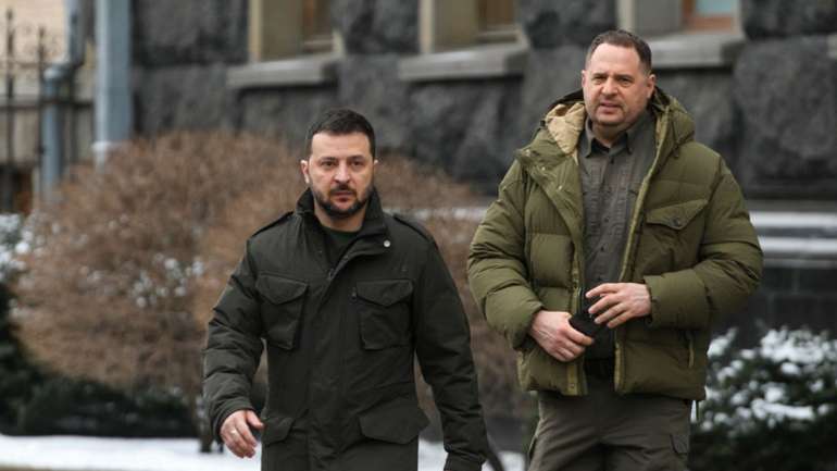 Хвалений борщ українці надвір виливають
