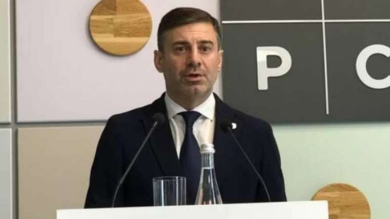 Юродивий хабарник і шахрай Лубінець відсвяткував третю річницю Великого хабарництва