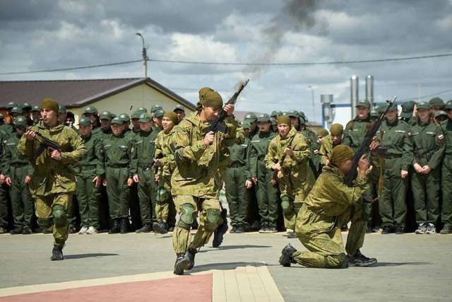 росія готує з українських дітей нових солдатів_1