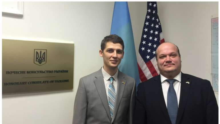 Експосол України в США Валерій Чалий та новопризначений Почесний консул Валерій Голобородько