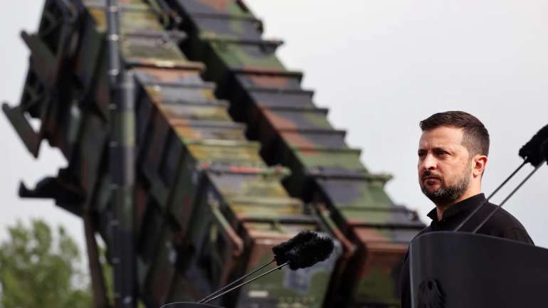 Трамп обіцяв Зеленському негайно відправити 10 ракет для Patriot — Axios