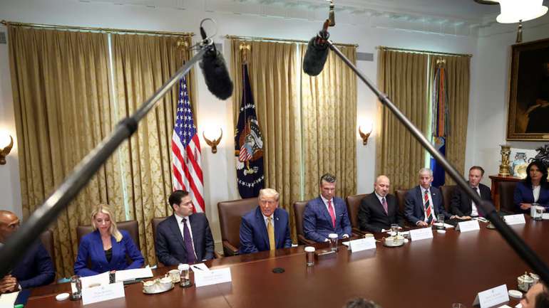 Трамп знову вимагає грошей від Південної Кореї за «захист»