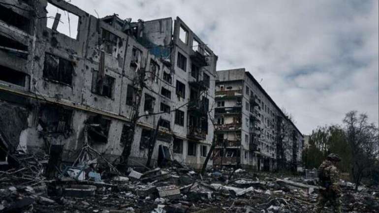 Bloomberg: Україна не потребує відновлення, вона потребує порятунку