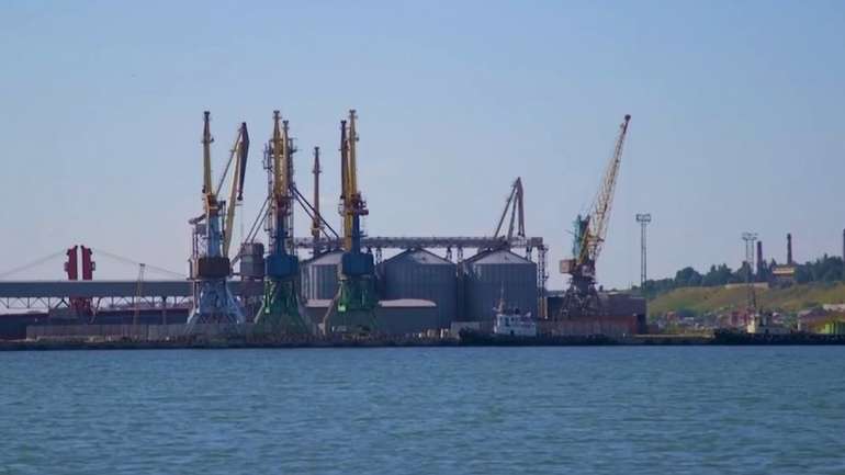 Росія планує збільшити вантажообіг порту Бердянська для вивезення краденого українського зерна