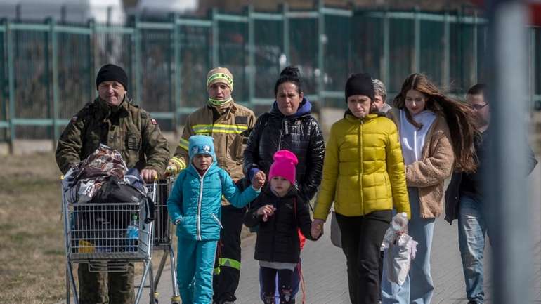 Світова міграція у цифрах : кожна 67-ма людина у світі - переселенець