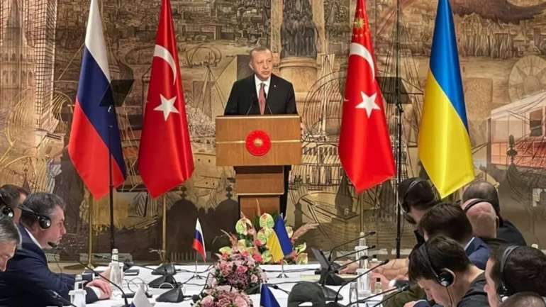 Гра в переговори на тлі знищення України