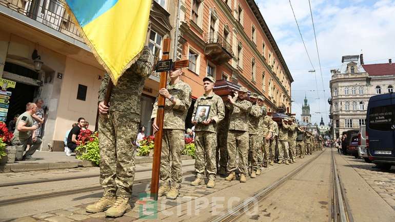 Львів попрощався з 12 воїнами 24-ї ОМБр