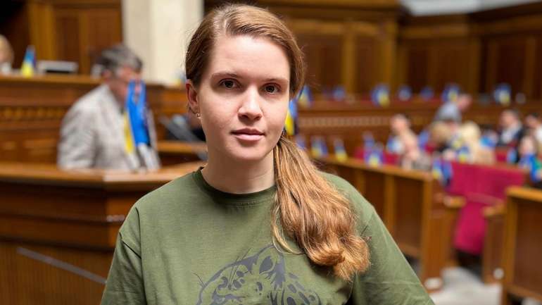 Депутати закликали відсторонити Безуглу від засідання Ради