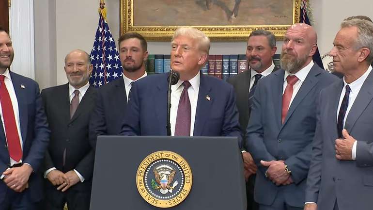 Трамп анонсував новий візит свого спецпосланця в Росію і знову пригрозив Москві санкціями