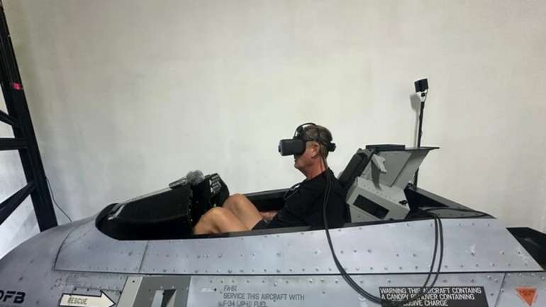 Україна отримала другий симулятор F-16 від чеської компанії