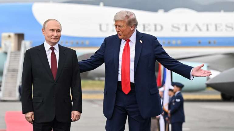 Зустріч Трампа і путіна завершилася. Що заявили?