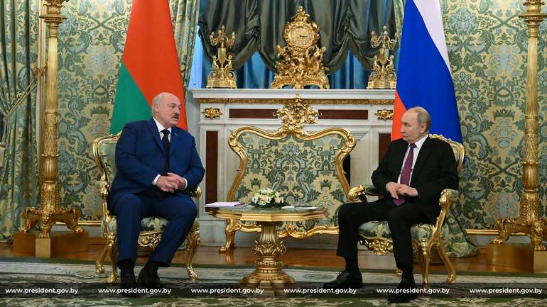 Як кремль підкорює Білорусь через культуру та освіту