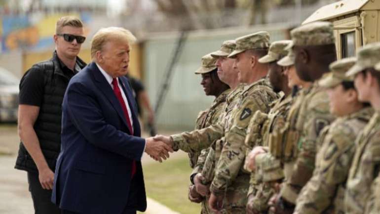 Трамп готовий надати Україні гарантії безпеки, але без американських військ
