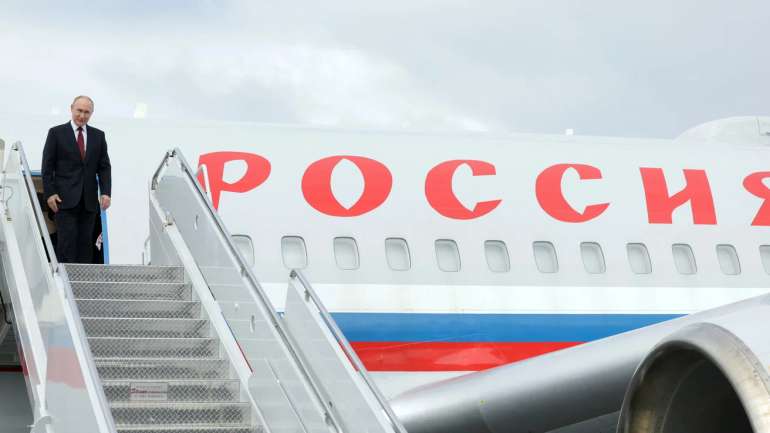 На Алясці росіяни мусили платити за пальне для своїх літаків готівкою через санкції — Рубіо