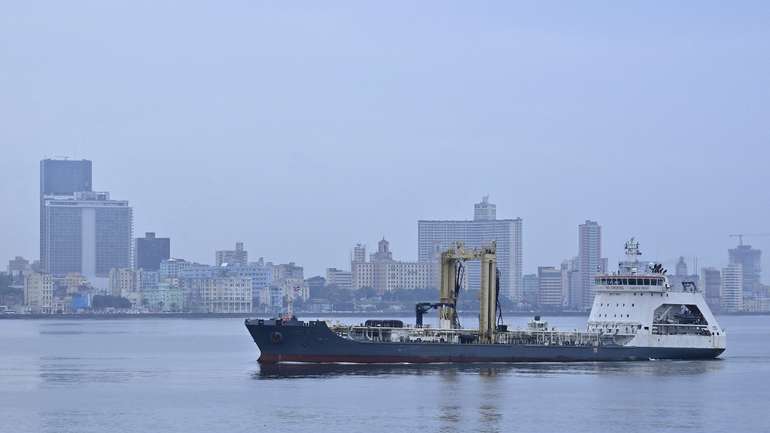 Китай почав купувати російську нафту, від якої відмовилася Індія — Bloomberg