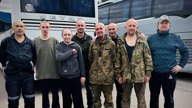 Україна та росія провели обмін полоненими за формулою «146 на 146»