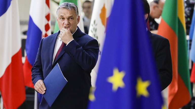 Сійярто: Угорщина не дозволить відкрити переговорні розділи щодо вступу України в ЄС