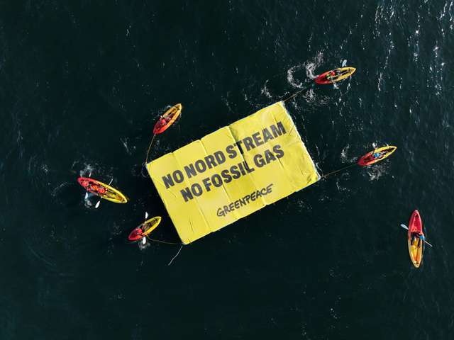 Активісти Greenpeace занурилися до газопроводу «Північний потік»_1