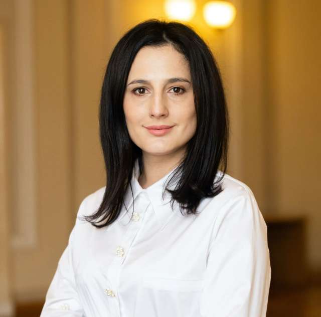Ексголова Вінницької ОВА побив батька на очах у сина_7