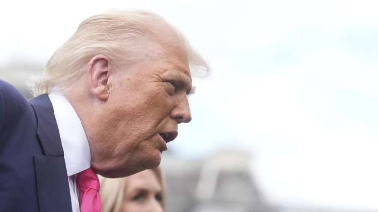 Трамп каже, що нікого не захищатиме в ситуації з дронами над Польщею