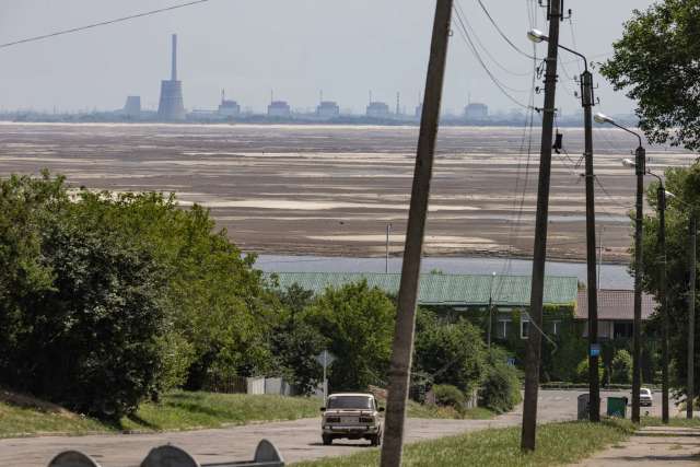 Запорізька атомна електростанція у 2023 році. Споруда неодноразово зазнавала ударів від початку вторгнення росії в Україну, але щоразу катастрофи вдавалося уникнути.